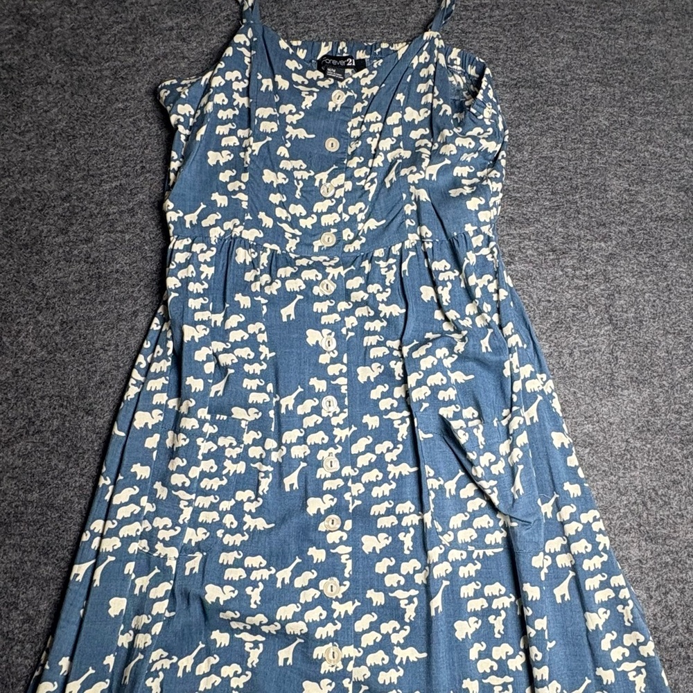 Forever 21 Woman’s Blue & White Elephant/Animal Print Midi Dress Size Medium
